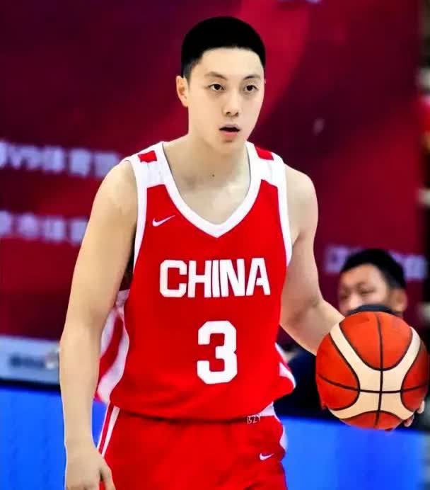 19分钟拿下17分！三分球8中5，看看我们的“胡椒仔”全场完美无缺的惊艳表演，那