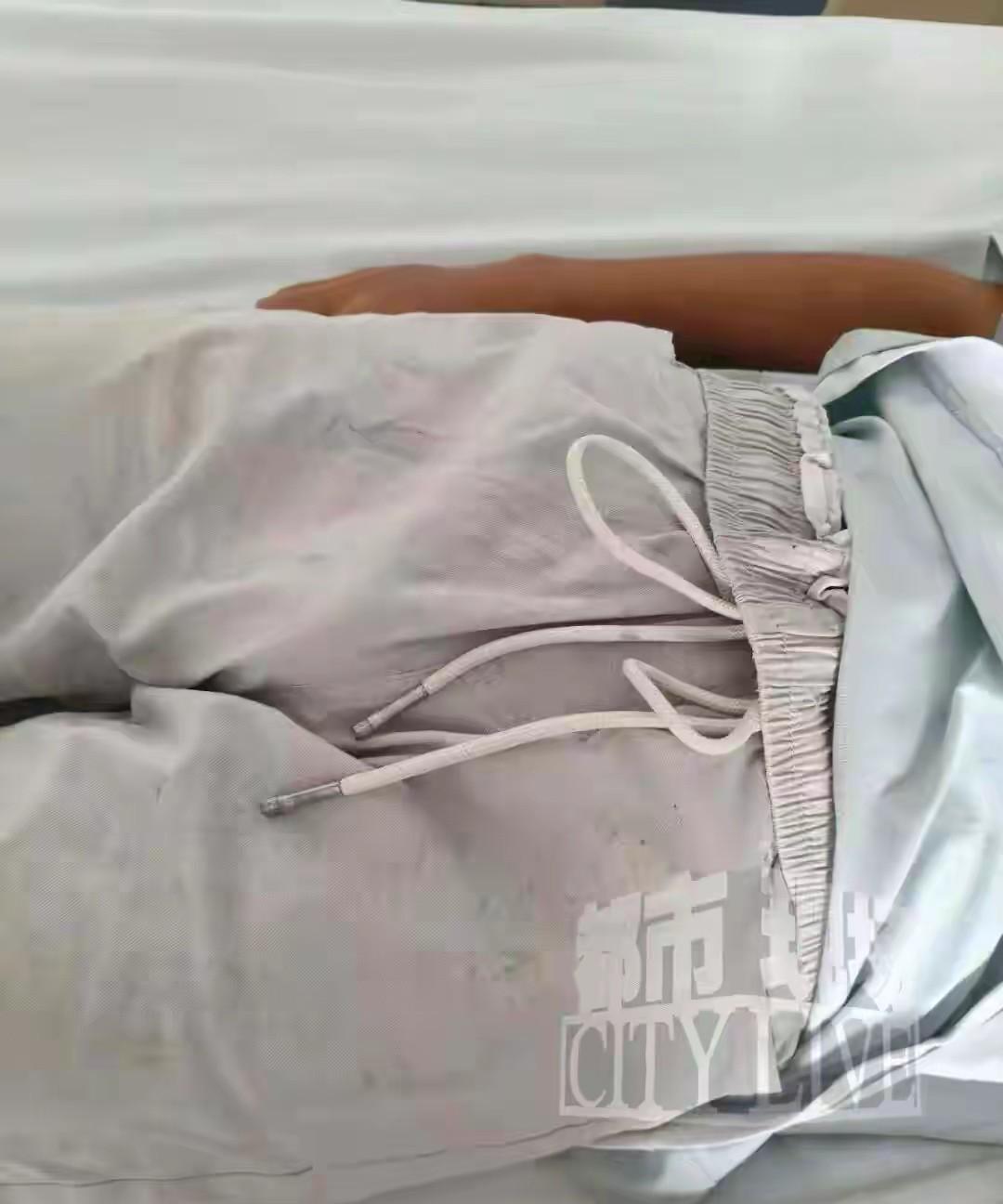 河南南阳，15岁男孩在某职中读高一，晚上睡觉时，对面宿舍大声喧哗，他受不了提醒了