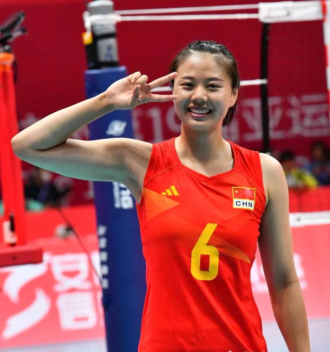 随着龚翔宇突然出走美国联赛，赖亚文、赵勇新女排选择的新队长越发让人感觉盲目草率。