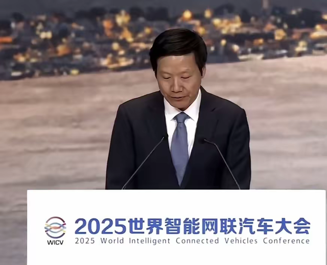 小米汽车出事，不能仅揪着雷军不放
从“万人追捧”到“遭到唾弃”，仅进入汽车行业不