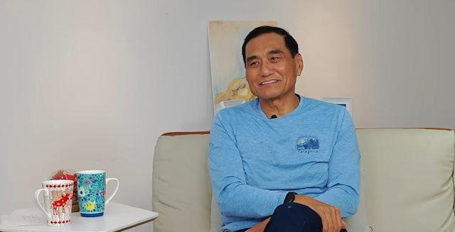 王俊棠自揭与安德尊多年恩怨为节目效果，曝光私下真实人品！
现年59岁的王俊棠有「