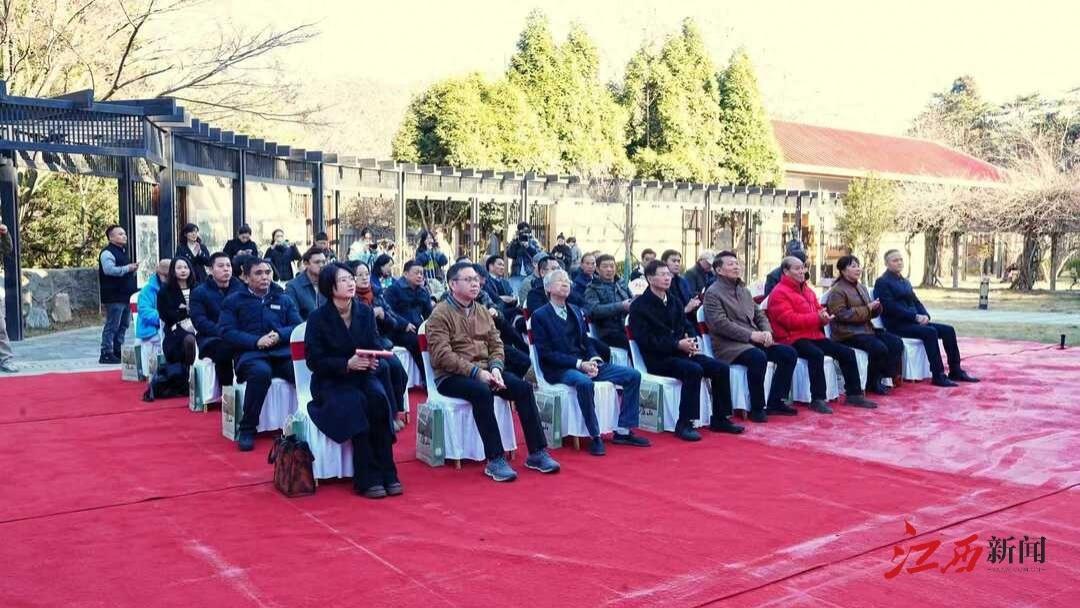 “庐山天下悠·跟着诗词游庐山”西泠名家杨剑书百首庐山诗词作品展开幕