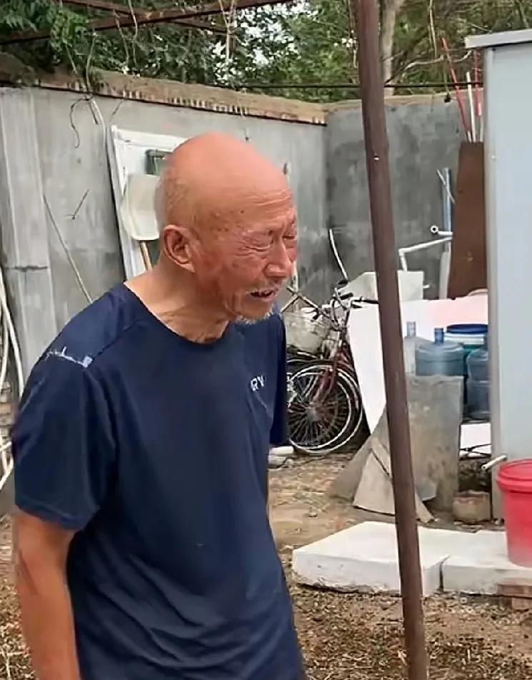 山哥突然说起一个人，引得鹏爷爷哇哇大哭，粉丝们都不淡定了……
现在鹏妈一家长本事