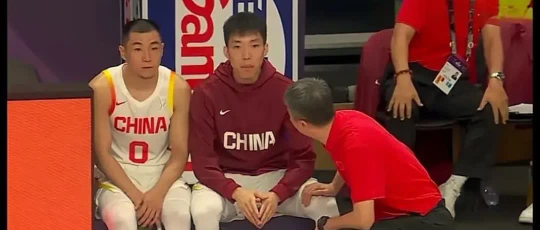 说真的，就这张图，看得我后背发麻。
你们还记得打韩国那会儿吗？高诗岩和廖三宁，