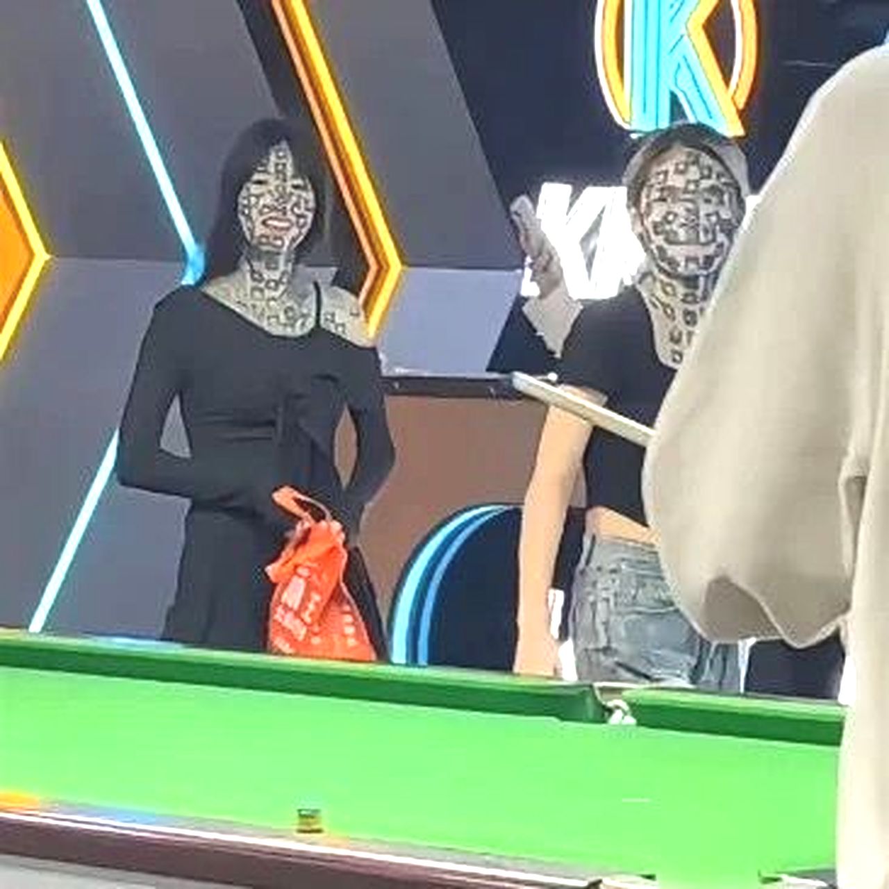 我以为是纹身呢吓我一跳，原来是菜啊