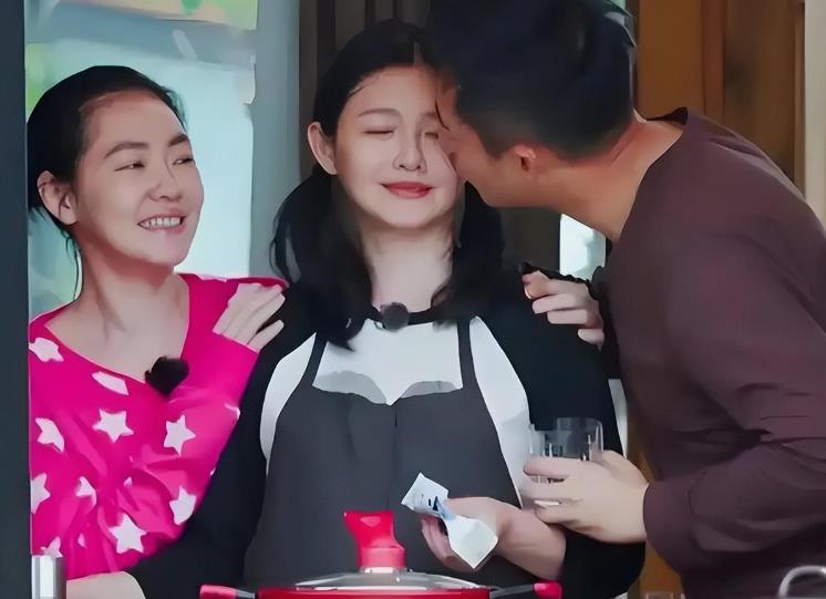 大S离婚再闪婚，没人评论，离婚三年前夫结婚有何不妥，别再搅混水，各自恢复正常生活
