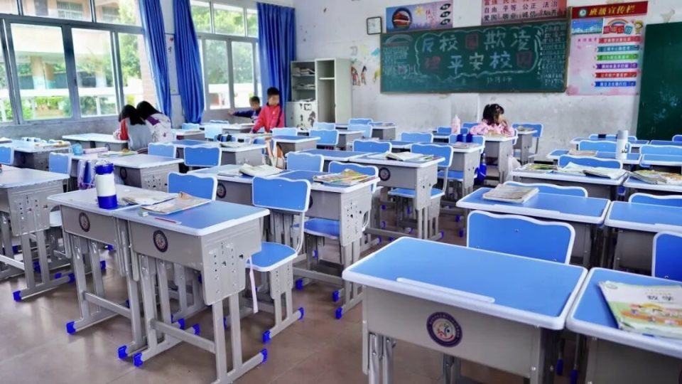 全新“装备”已就位！沙河小学418名学子喜获“成长礼物”