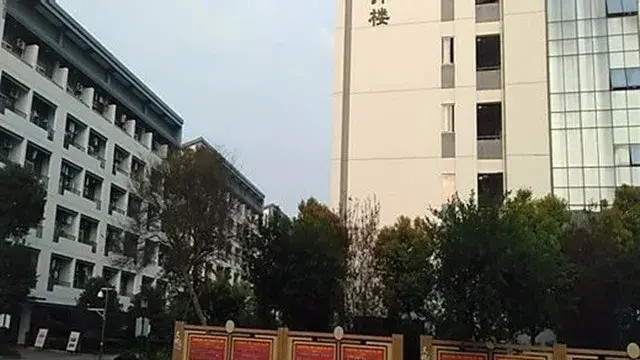 我的副局长各方面都很好，却在副科岗位上干了27年，今后也难提拔