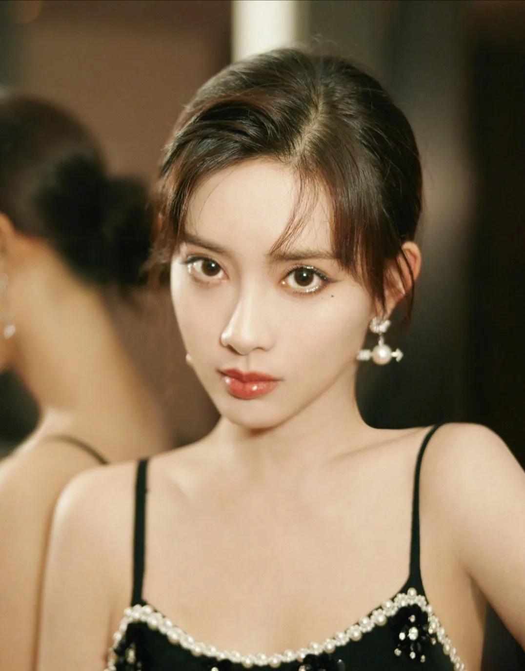 时尚女星孟子义写真合集：优雅高贵、冰肌玉骨
