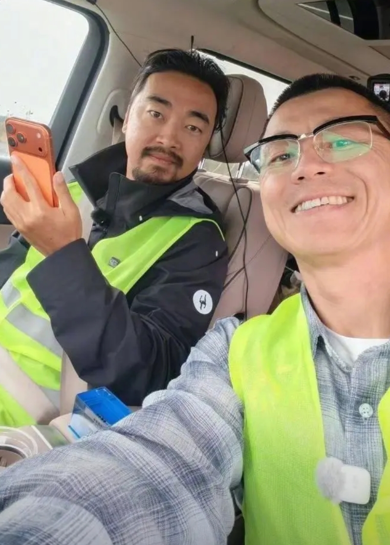 陈震今年这运气，真是有点“背”到家了。

先是年初因为与合作方的问题，不得不赔了