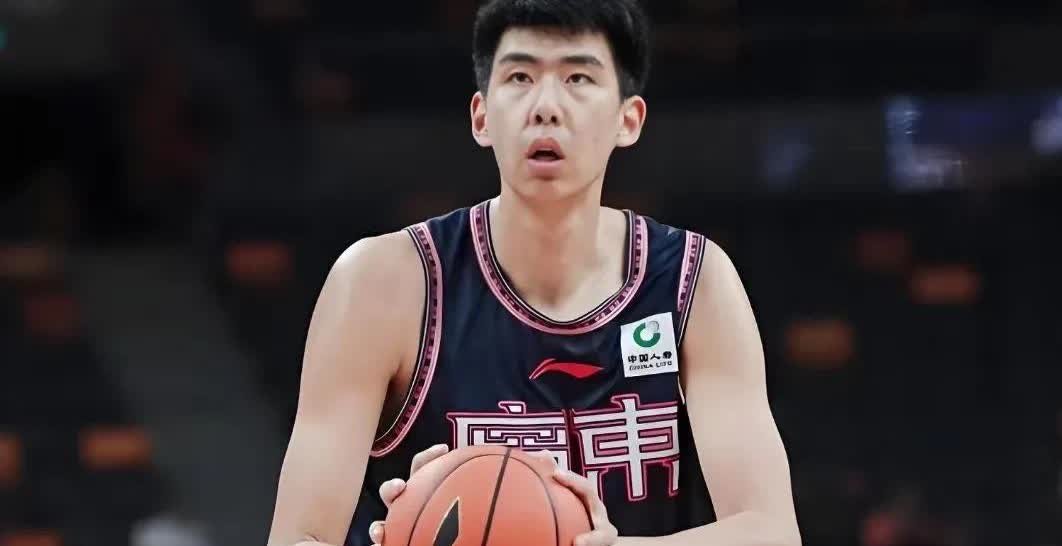 广东宏远内线潜力之星徐昕这回是铁了心要走了。
青岛队杨瀚森赴NBA进修，下赛季