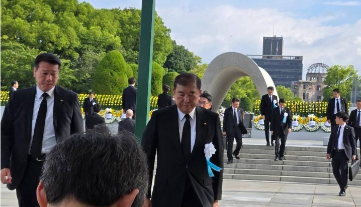 石破茂在广岛发表讲话，就是不谈日本为啥被原子弹轰炸
今年的8月6日，是日本广岛遭