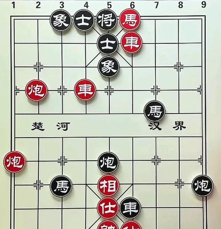 我们实战中很少有红方这样一个贴将马，其实这马也控制好几个点位，正因为红方有这个马