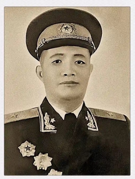 “要在战争年代，我一枪崩了你们！”1988年，开国少将李中权厉声质问2个老部下，