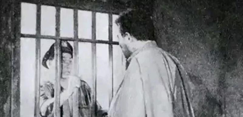 1944年，八路军干部陈克被俘，敌人把他押到刑场杀害，可行刑当天，一个汉奸抓来一