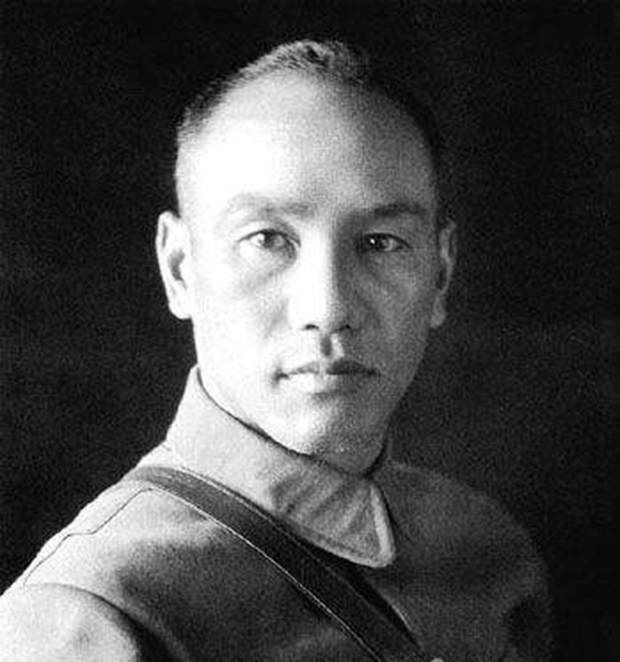 1934年，蒋介石让结拜兄弟当自己替身，宋美龄和蒋经国没看出真假