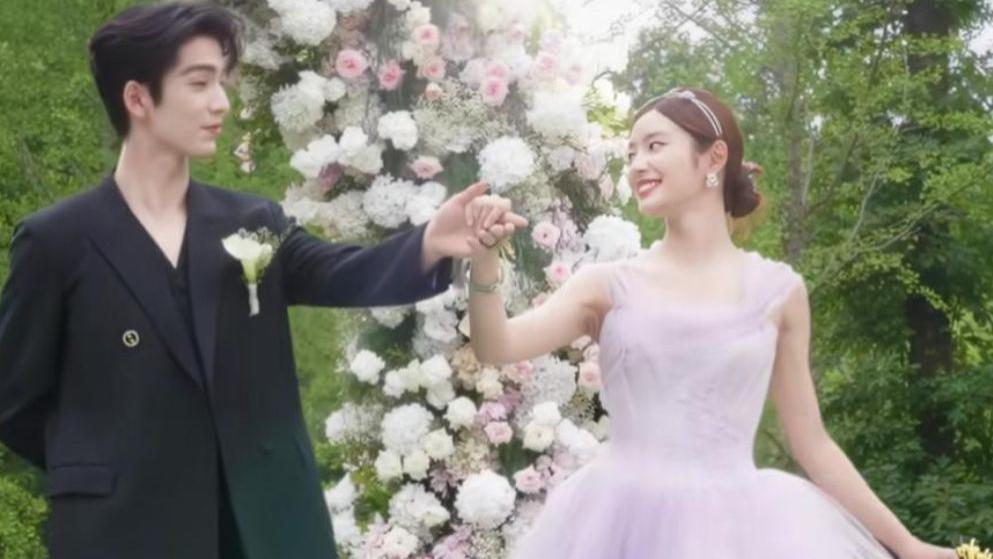 600斤花瓣婚礼甜到齁？95后追完《爱你》爆哭：这才叫爱情！