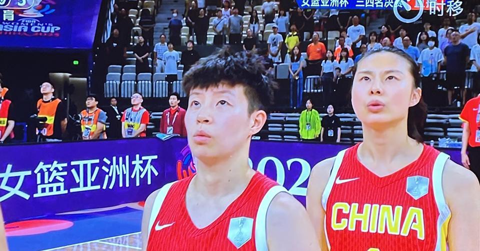 宫鲁鸣任人唯亲的执着真的是无人能及！
他的爱徒李缘连续两场零分，今天在对韩国争季