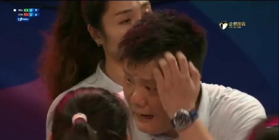 大运会中国女排，输了，第4局15比25输掉，大比分1比3不敌巴西女排！中国女排今