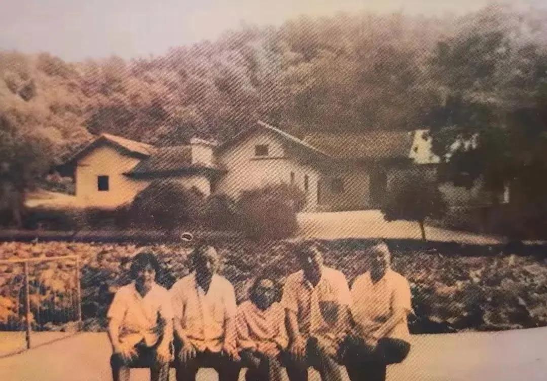 1926年，毛主席的弟弟毛泽覃和周文楠结婚。1927年9月8日，周文楠在长沙生下