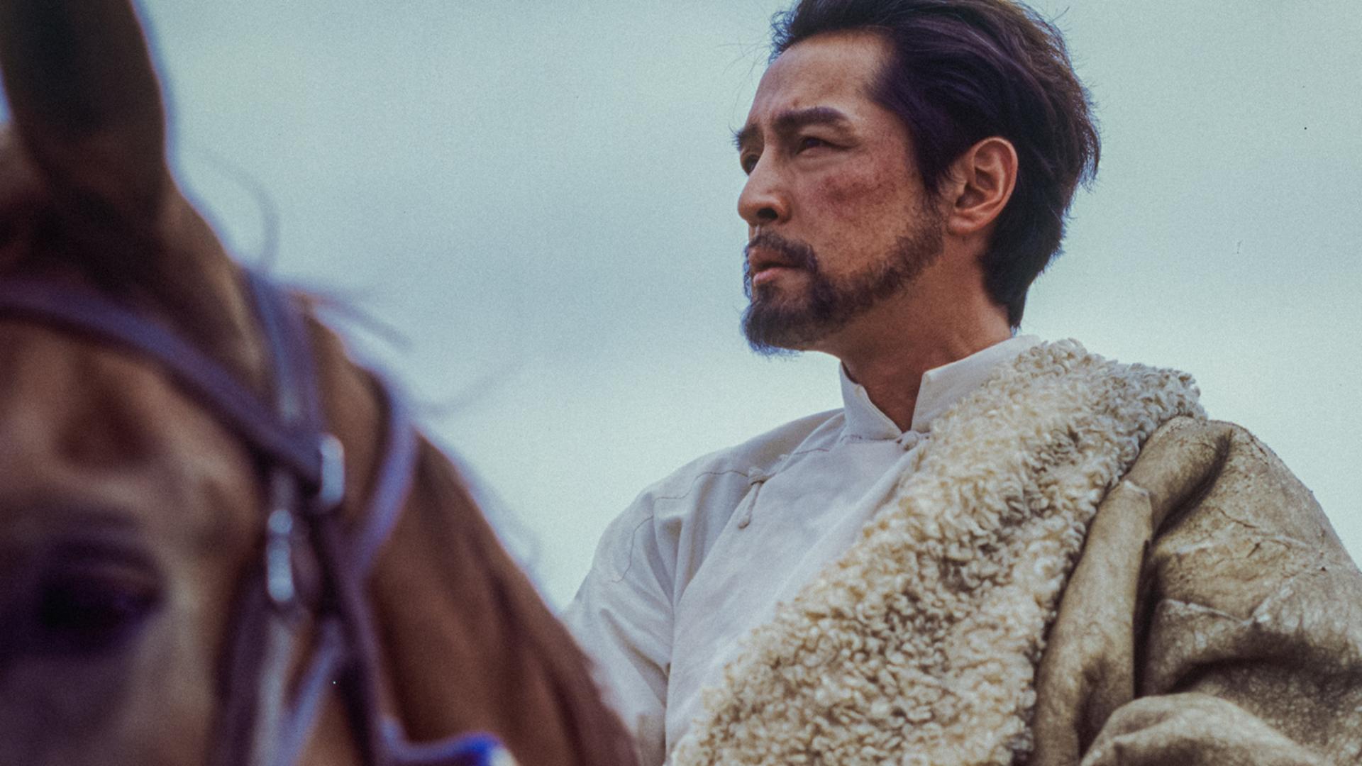 杨紫血氧 70%！胡歌瘦 15 斤，《生命树》杀青看哭全网