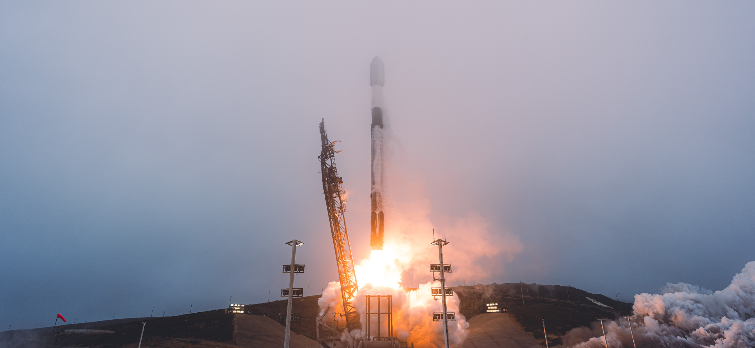 9月14日，SpaceX完成了第300次星链卫星发射任务。