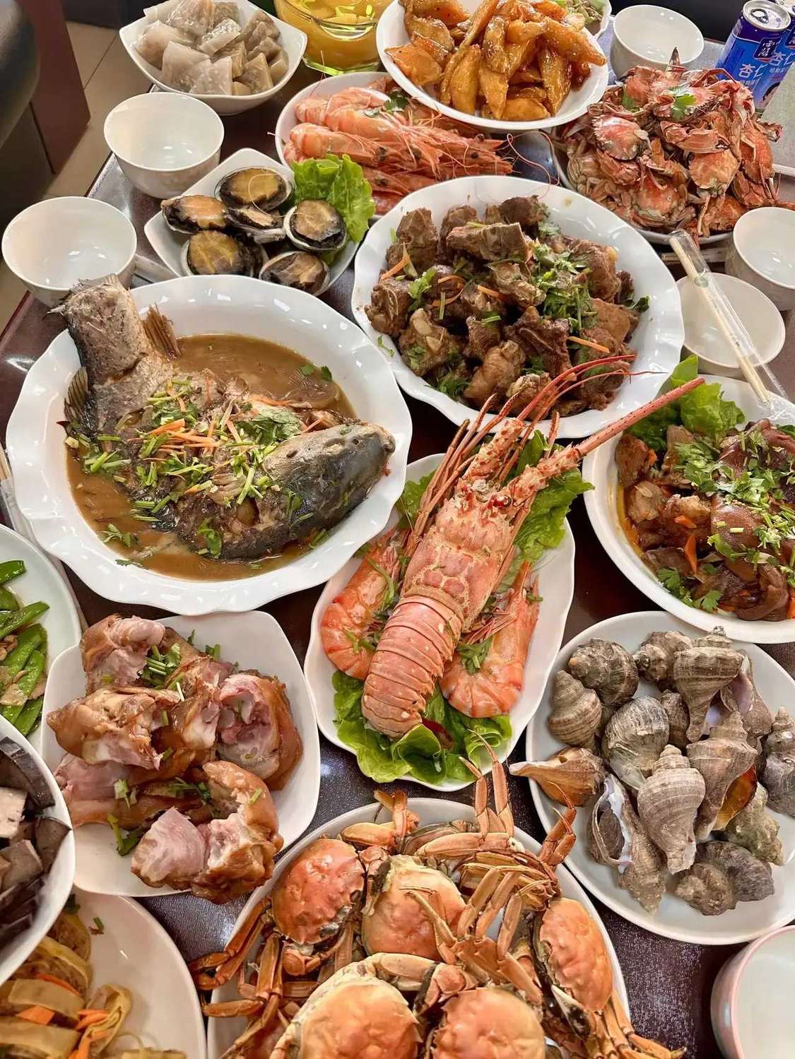 广东不吃鲤鱼，湖北也不吃鲤鱼，那么这桌是哪里？