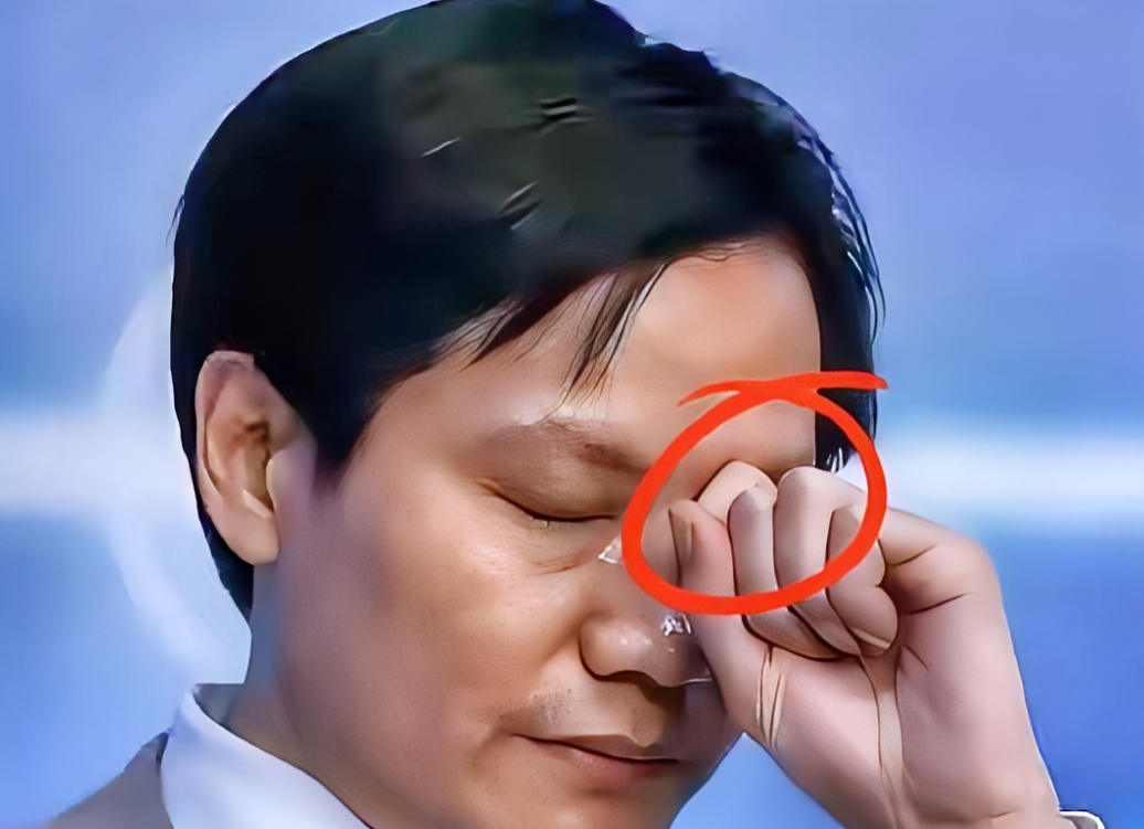 雷军还是算错了一步，他或许后悔自己做汽车了，自从小米汽车出事害了三个年轻女孩的姓