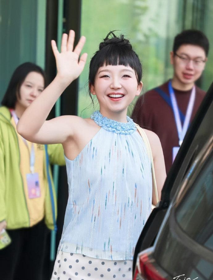 #别被辣目洋子的搞笑骗了！瘦身之后，她的笑容才是真·颜值杀#
