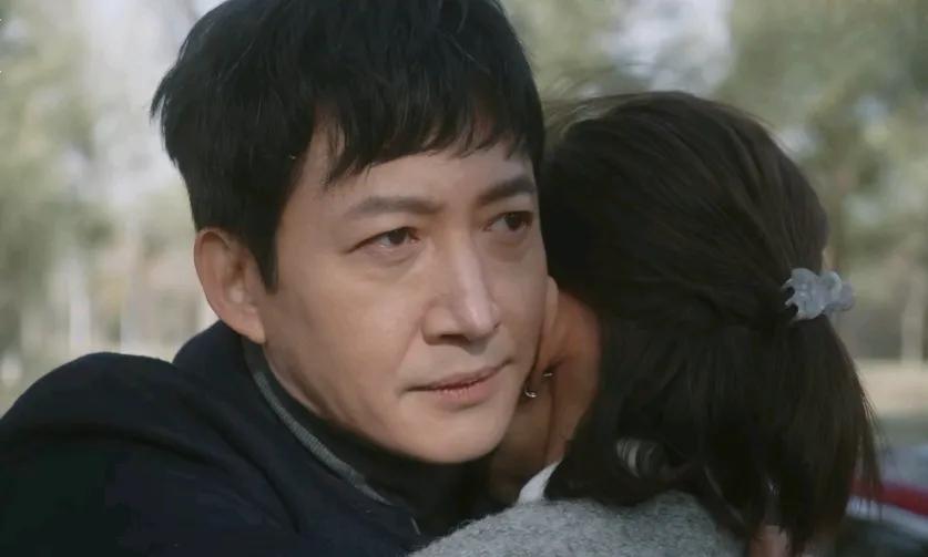 《无所畏惧2》，第32集预告。
陈硕无罪释放，终于和罗英子拥抱在一起！
方睿为了