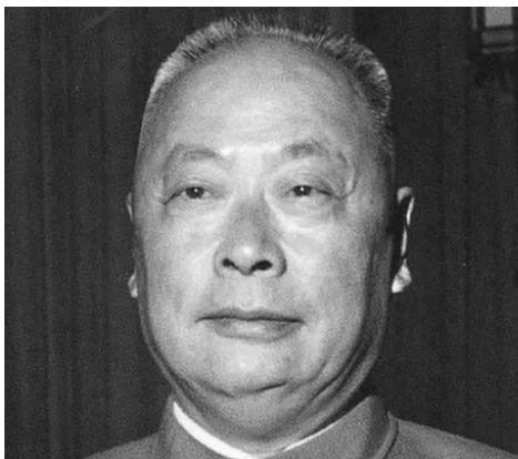 1949年，陈毅到上海一家面馆吃饭，正吃着，一老农走了进来点了一碗阳春面，陈毅见