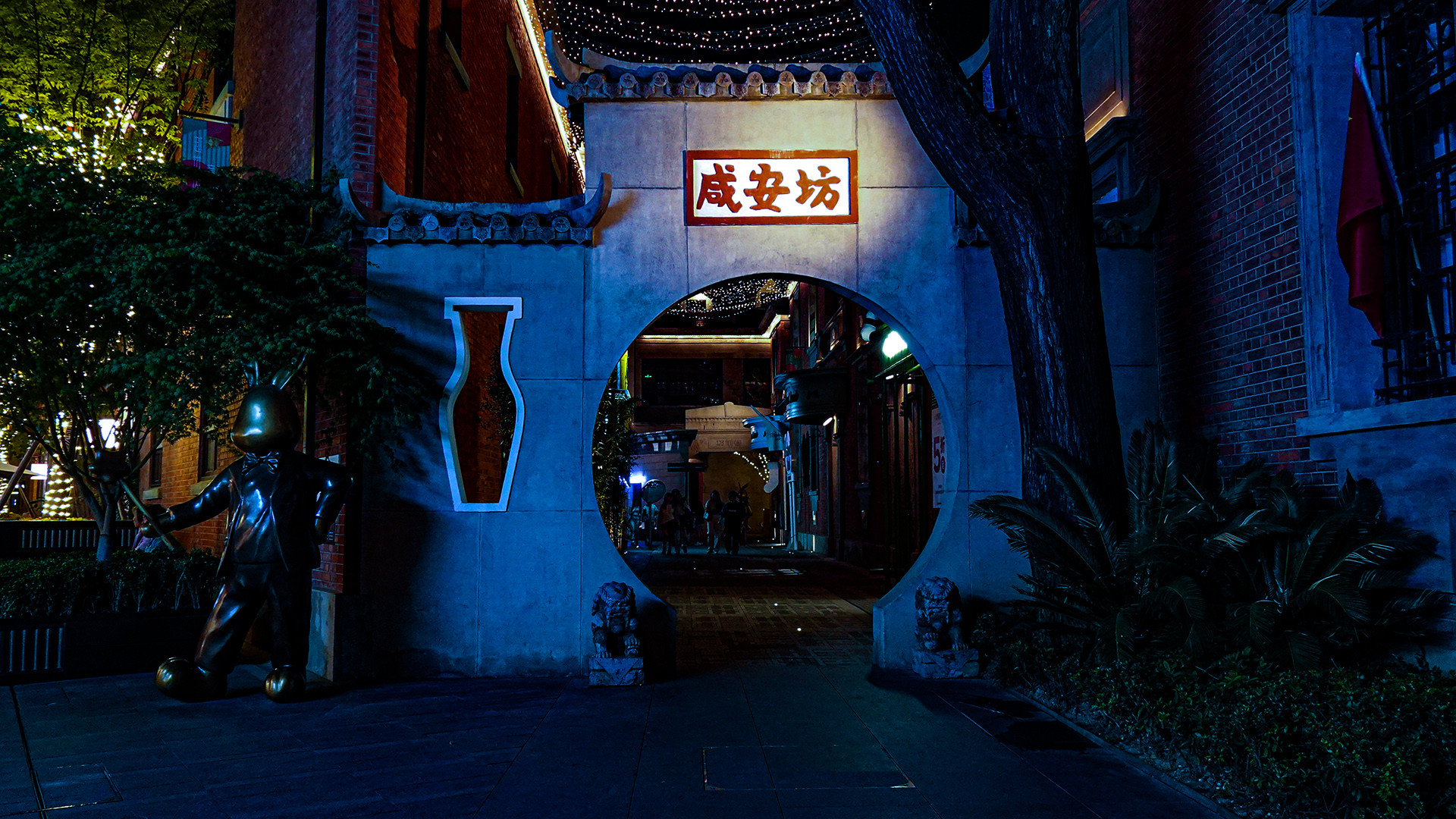 汉口咸安坊夜色，灯火里的百年记忆