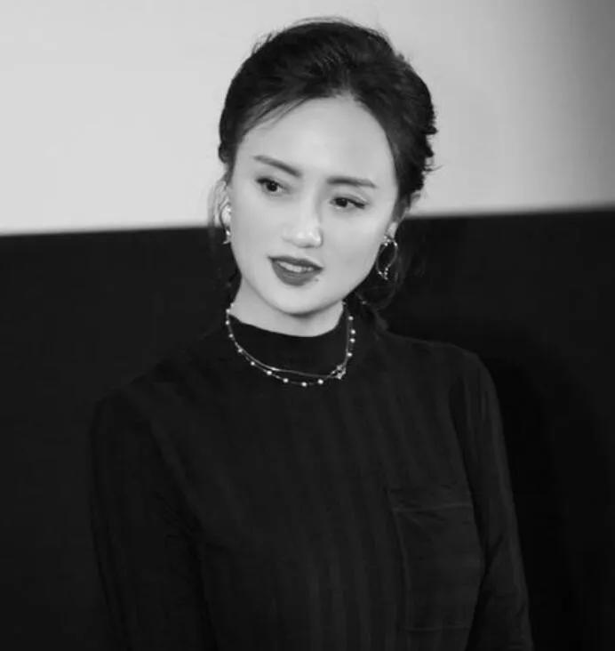 朱媛媛离世为何刷屏全网？
有人疑惑“不过是演员，至于吗”？她没铺天盖地的炒作，不