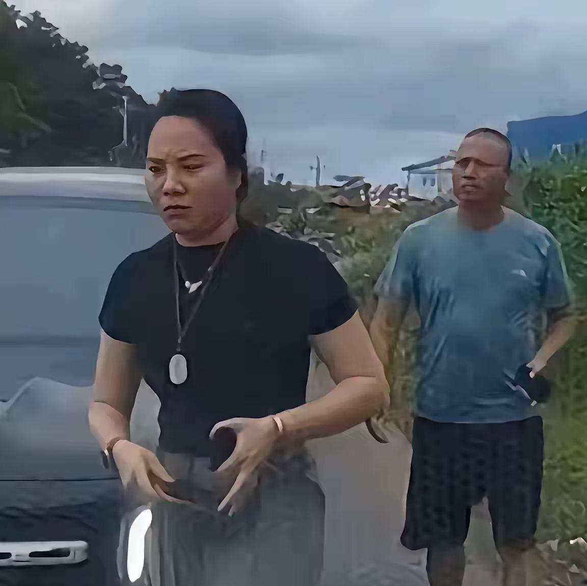 这件事情怪就怪在她一分钟能查出别人的私人信息，而公权利几天都查不出她是谁。