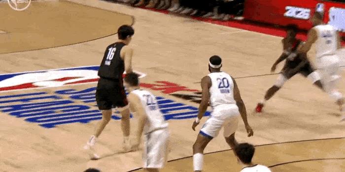 #NBA# 首发出战万众瞩目，这传球灵气逼人。
我之前就说了，约基奇，人送外号“