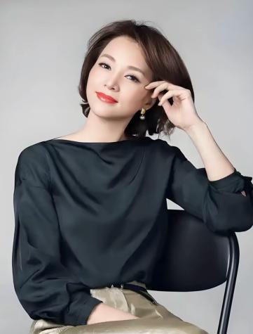 2012年，密春雷向董卿求婚，董卿拒绝l ：“你有老婆，我是不会嫁给你的。”话刚