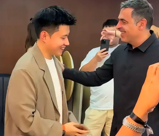 真是不理解喷子们为什么又喷赵心童
这次斯诺克上海大师赛赵心童在半决赛以6：10不