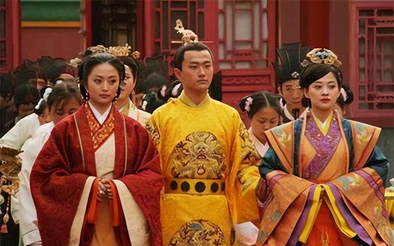 1562年，裕王朱载垕忽然命王妃身边的丫鬟打盆清水过来。丫鬟吓得面色刷白，苦苦求