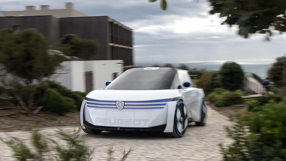 2027款标致新208前瞻：方形方向盘解决泊车难，31英寸巨幕太实用