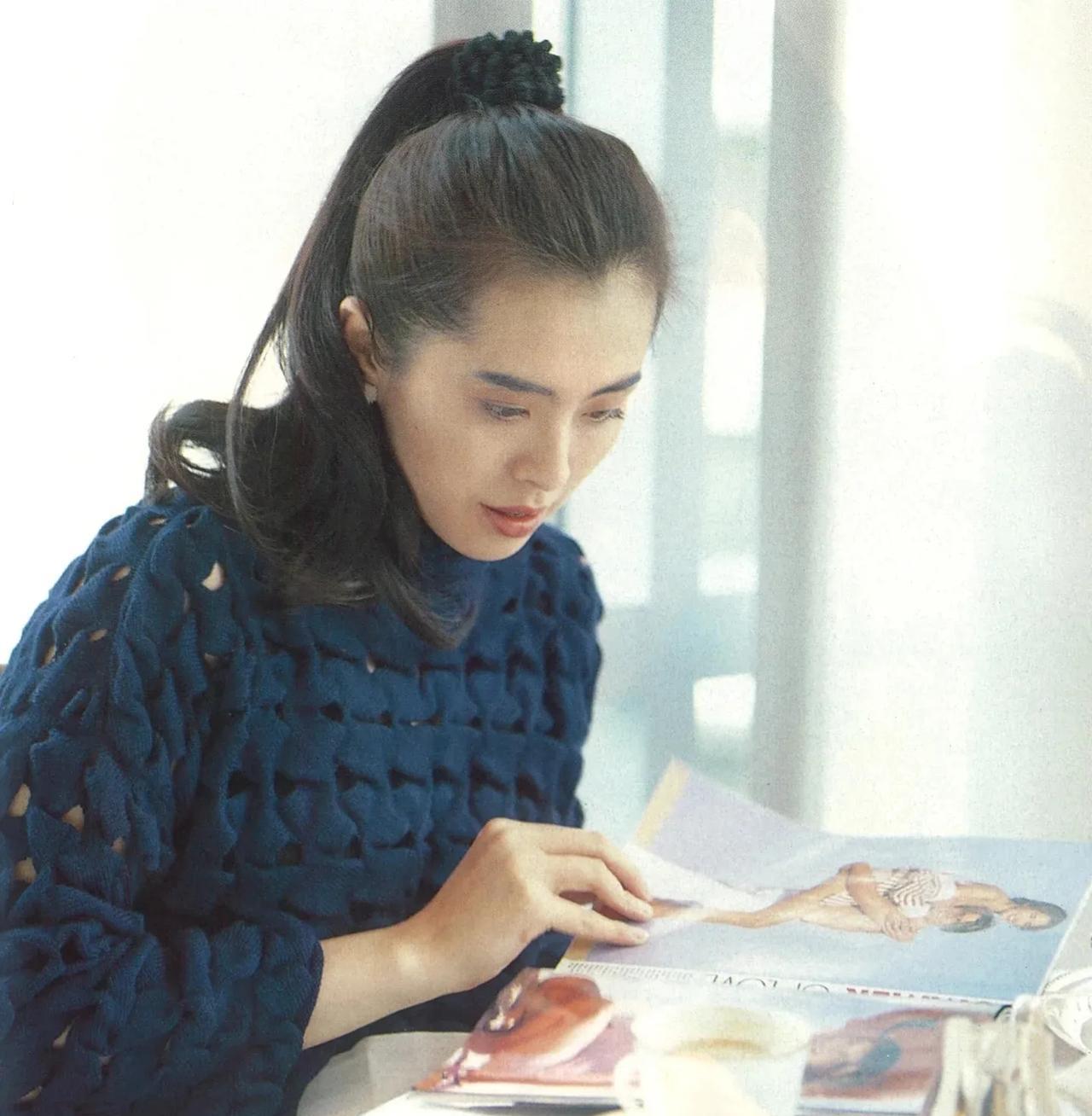 王祖贤不仅颜值气质万里挑一，连头盖骨都长得这么美。#王祖贤#
