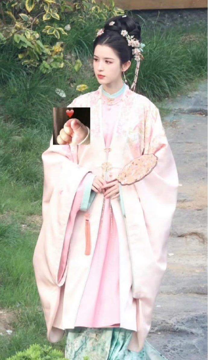 哈尼克孜这样的也要被资本说不美……