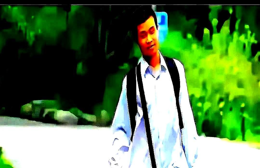 我闺蜜的儿子在北大数学专业读书，他上过韦东奕的课，并且说了一个大实话，那就是韦东