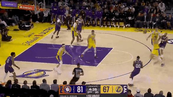 湖人两节半出现18次失误，奥尼尔三分投进、太阳再领先17分