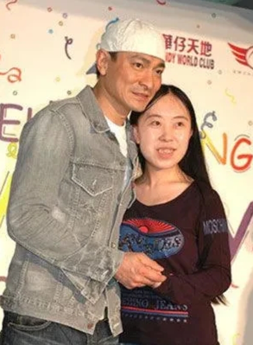 2007年3月25日，16岁起开始疯狂追星长达13年的杨丽娟终于见到了刘德华本人