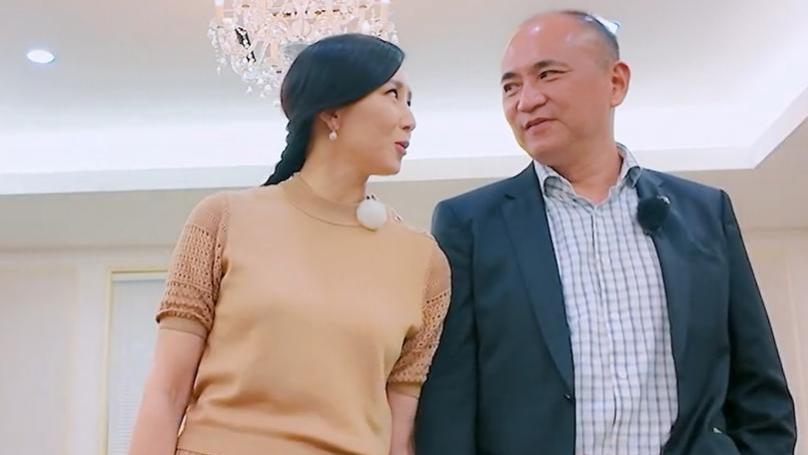 朱兆祥预演自己葬礼，胡静3个微表情揭示老夫少妻的隐秘代价