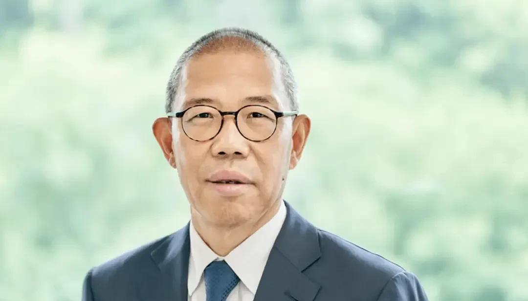 钟睒睒说，社会的恶是上层的，有知识的产生的。不是底层老百姓，底层老百姓仍然是受害