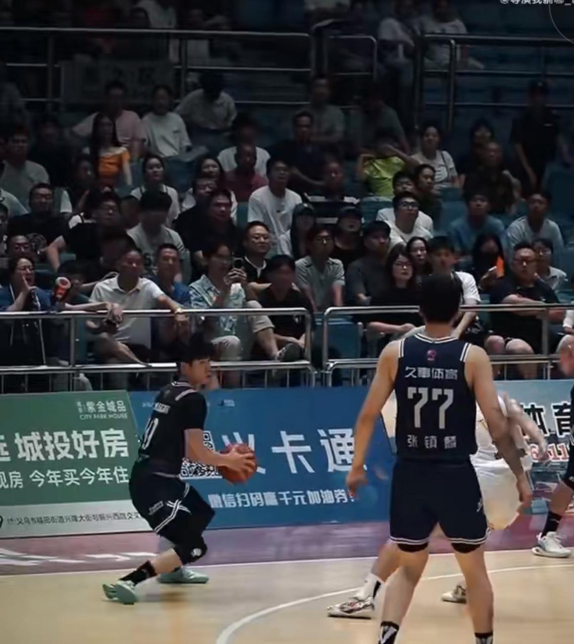 众口难调，怎么做都不行。交易了说你无情，不交易说你无情硬留人，卖了打好了说你脑袋