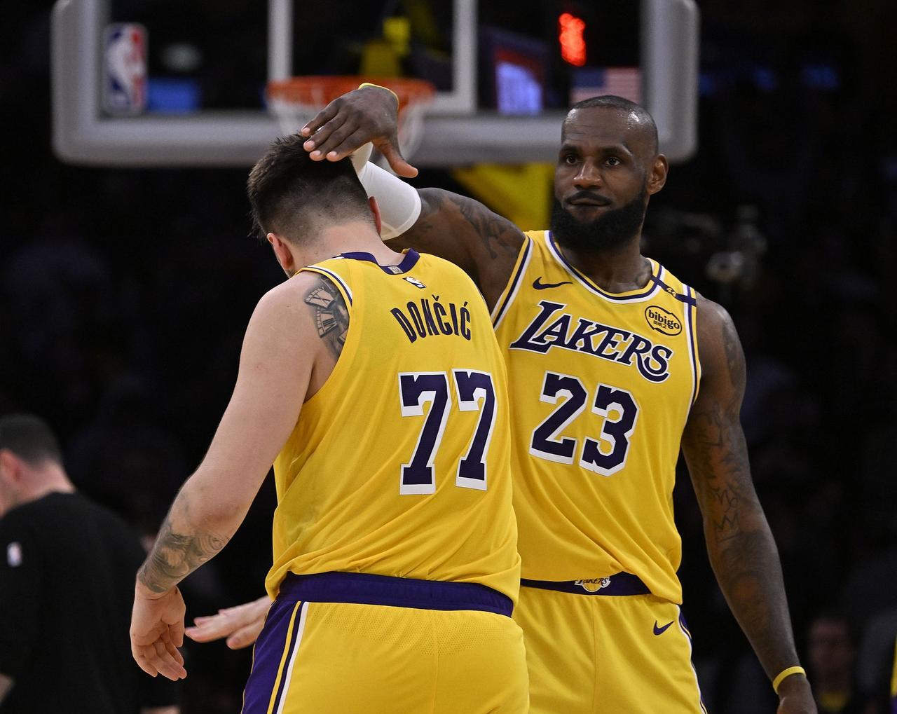 黄绿大战！NBA新旧门面的对决？
北京时间03月09日，湖人迎战凯尔特人！湖人常