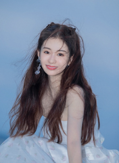 郑合惠子的海边小妆造，这感觉超可以的，很nice！