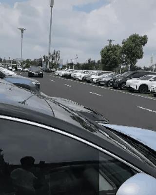 天府机场的电池失控一直转圈圈，最后远程把它给控制了？能远程控制也没有什么不好吧，